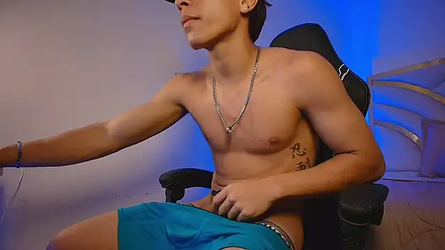 Ryaan_Stone Show in webcam
