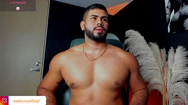 noahcrux_'s Webcam Show