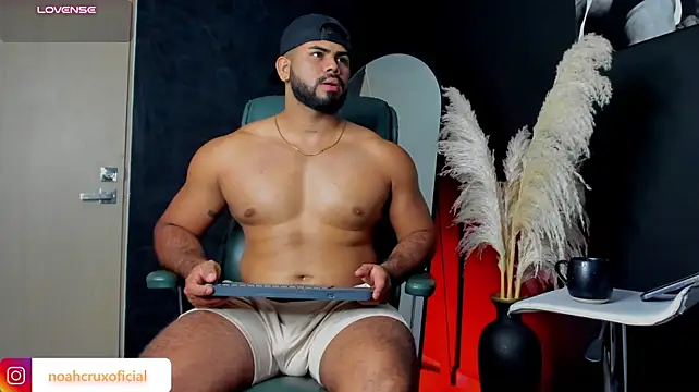 noahcrux_ Chat XXX in diretta