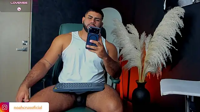 Webkamerová show noahcrux_
