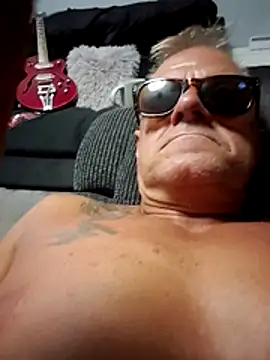gymrat61: διαδικτυακό σόου στην κάμερα