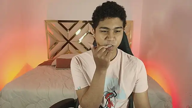 Show modela Dante_Blaze_ na web-kameri