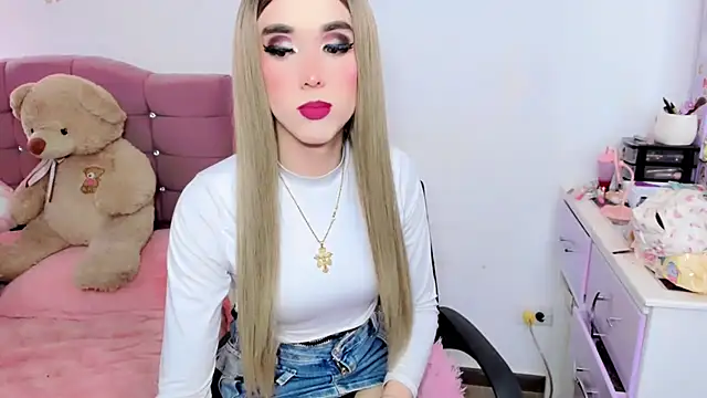NicolleSpell webcam show