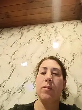 MONICA__11: διαδικτυακό σόου στην κάμερα