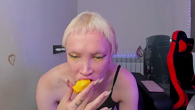Lyricca Webcam Show