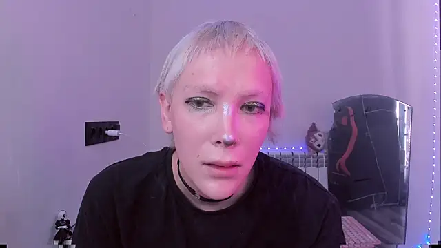 Lyricca: вебкам-шоу