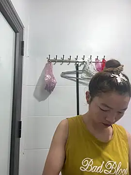 MilySexy68 网络视讯表演