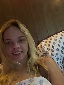 SweetieBreezy13's Webcam Show