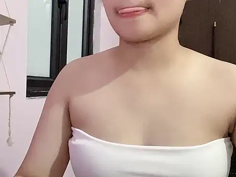 ThuPhuong858 Adlı Modelin Canlı XXX Sohbeti