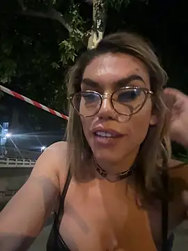 ImolaHot: διαδικτυακό σόου στην κάμερα
