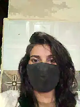 Kira105xxx Adlı Modelin Canlı XXX Sohbeti