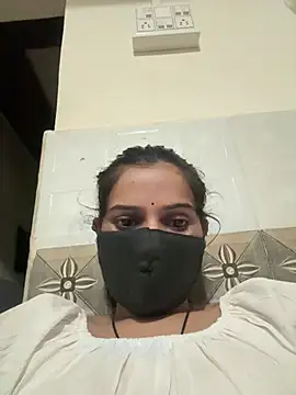 Kira105xxx's Live XXX Chat
