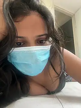 Kira105xxx's Live XXX Chat
