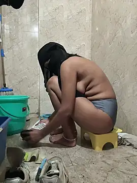 Kira105xxx Adlı Modelin Canlı XXX Sohbeti