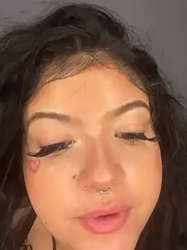 WeluvyouKarma Live XXX-chat