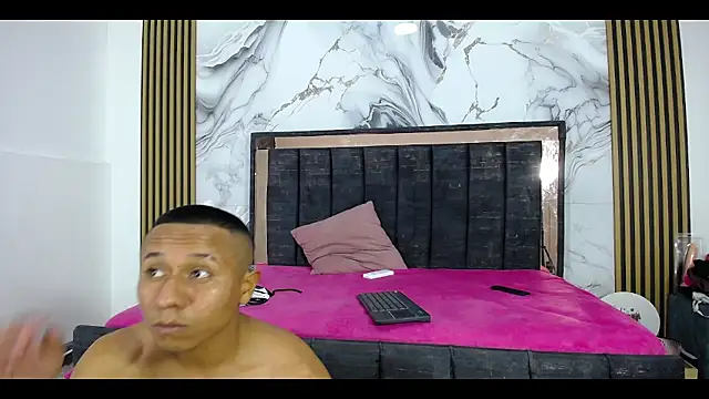 black_sexy_couple's Webcam Show