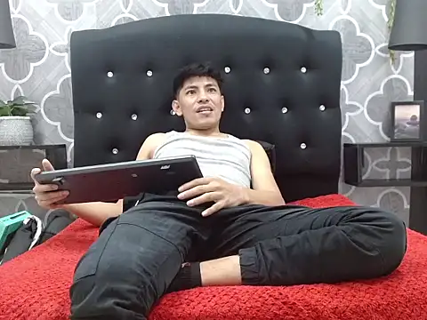 Show modela Jeremy-Cock na web-kameri