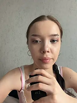 Show modela Victoria_BabyGirl na web-kameri