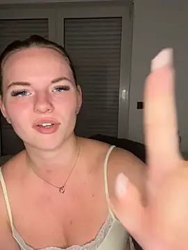 SecretSarah69 Webcam-Show