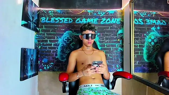 Tayler_Blessed Webcam show