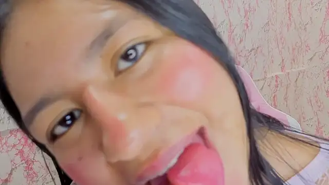 Sweet-Curves' Webcam Show