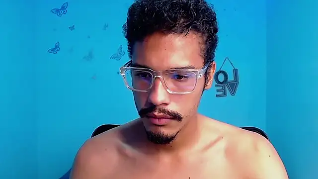 wolf_vip_ Show in webcam