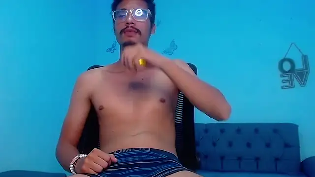 wolf_vip_ Show in webcam