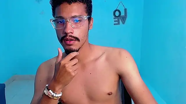 Show modela wolf_vip_ na web-kameri