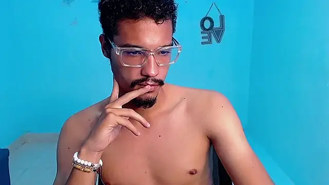 Pokazy przed kamerką – wolf_vip_
