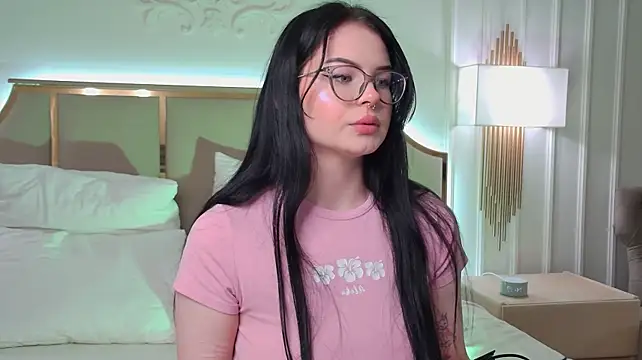 Cindy_Mil Chat XXX live