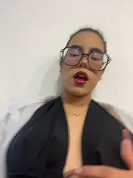 TopDollXXX 网络视讯表演