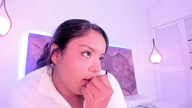 Chatroom XXX en direct de olivia_jhonsson_