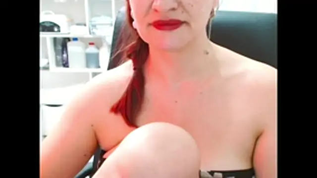 צ'אט XXX בשידור חי של Fire_girl35