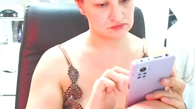 Fire_girl35 Adlı Modelin Canlı XXX Sohbeti