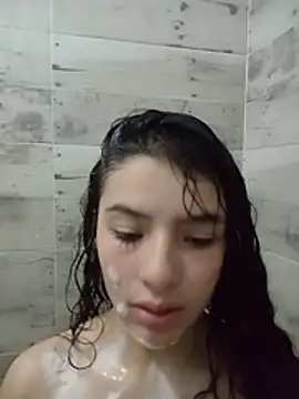 reina_neko Show in webcam