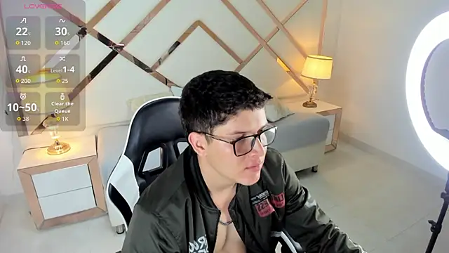 Pokazy przed kamerką – Carlos_brinez