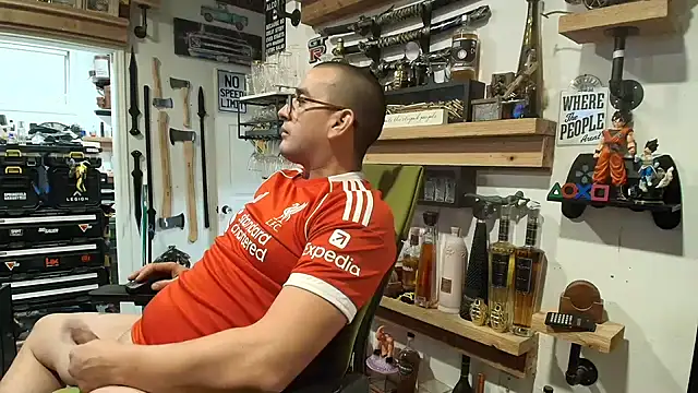 HoT_sHoT_357: διαδικτυακό σόου στην κάμερα