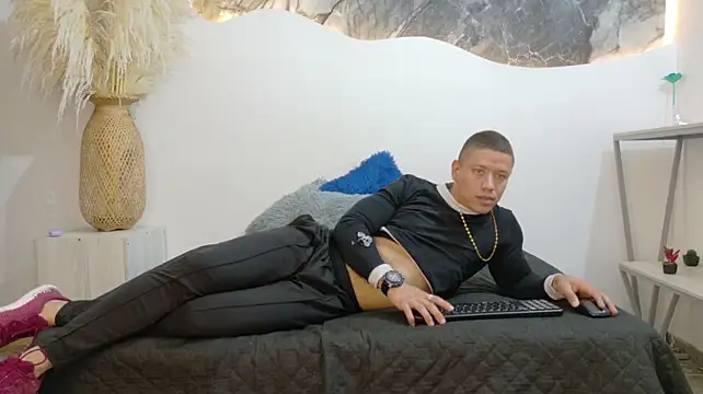 Thiago_16 Webcamshow