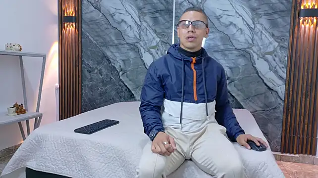 Thiago_16n Webbikameraesitys