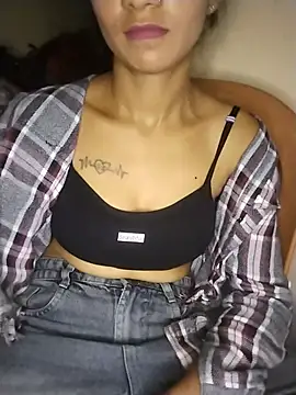 Chat +18 de Lela106xxx ao vivo