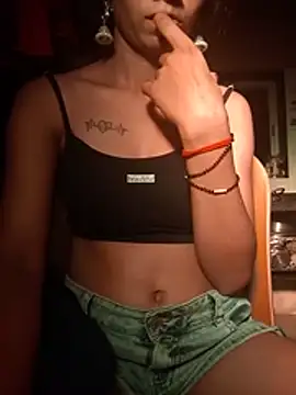 Lela106xxx's Webcam Show