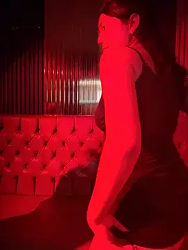 הופעת וובקאם של party-girls