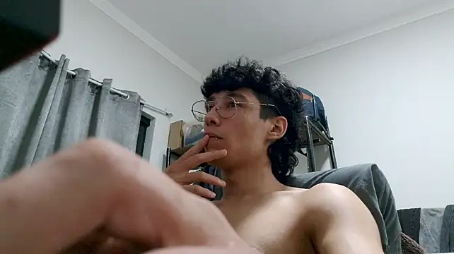 הופעת וובקאם של isacblackburn