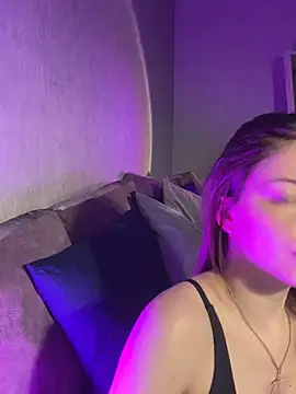 AnnaSteell's Live XXX Chat