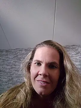 JoyceAndFriends webcam show