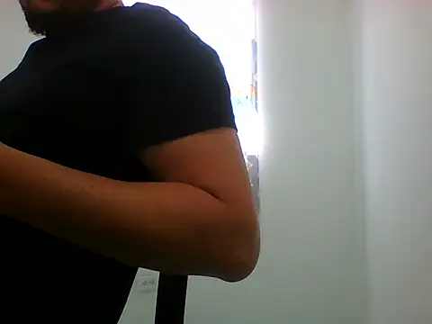 zeuspervybigcock Show in webcam