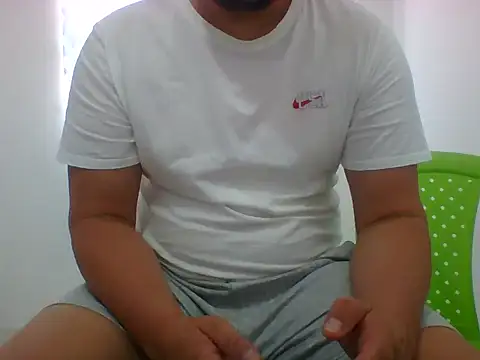 zeuspervybigcock 网络视讯表演