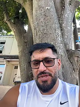 flupu1: διαδικτυακό σόου στην κάμερα