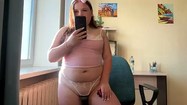 Show modela LianalimonLi na web-kameri