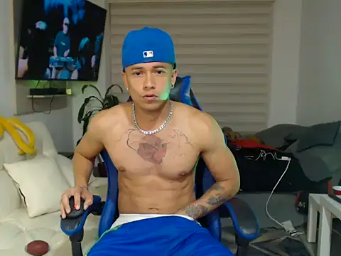 Show modela dilan18xxx na web-kameri
